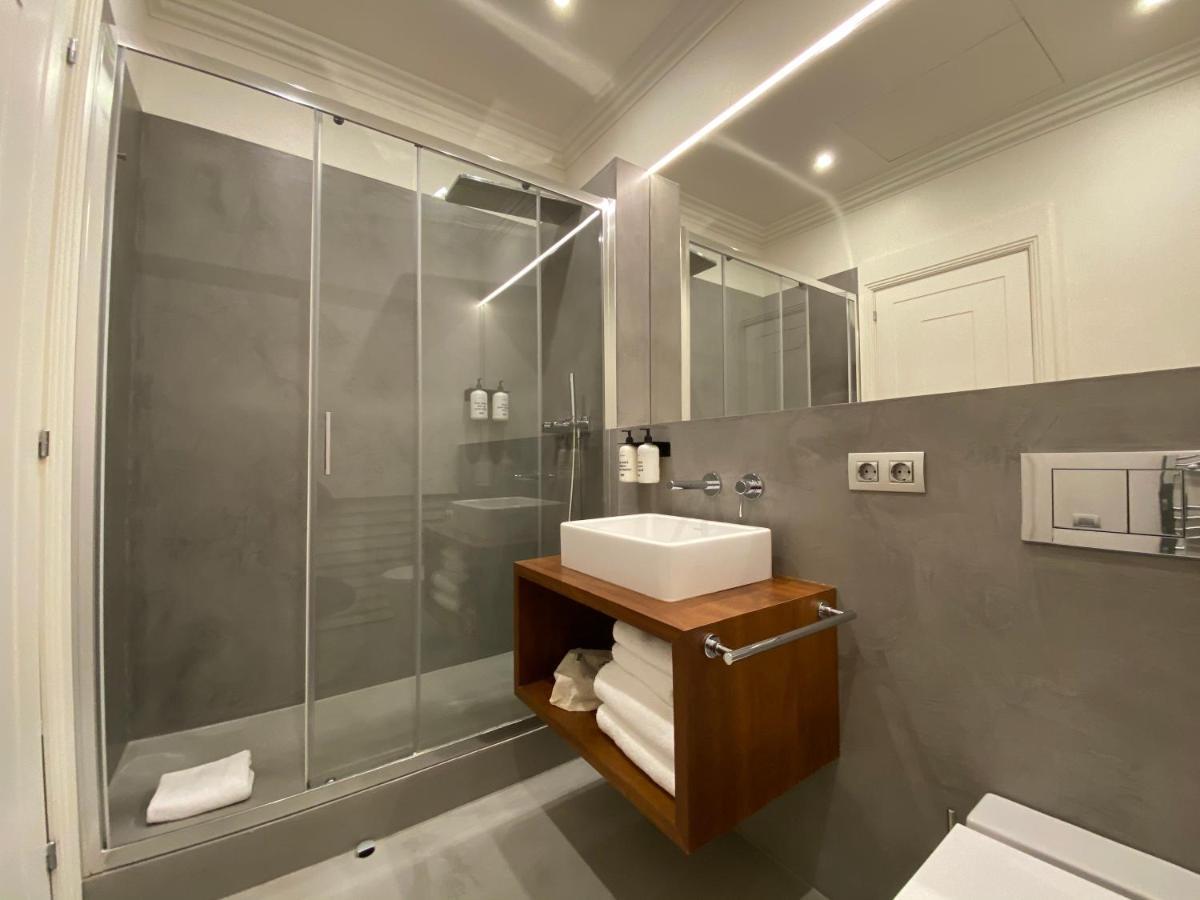 Uma Suites Rambla Catalunya 22 Barcelona Exterior photo